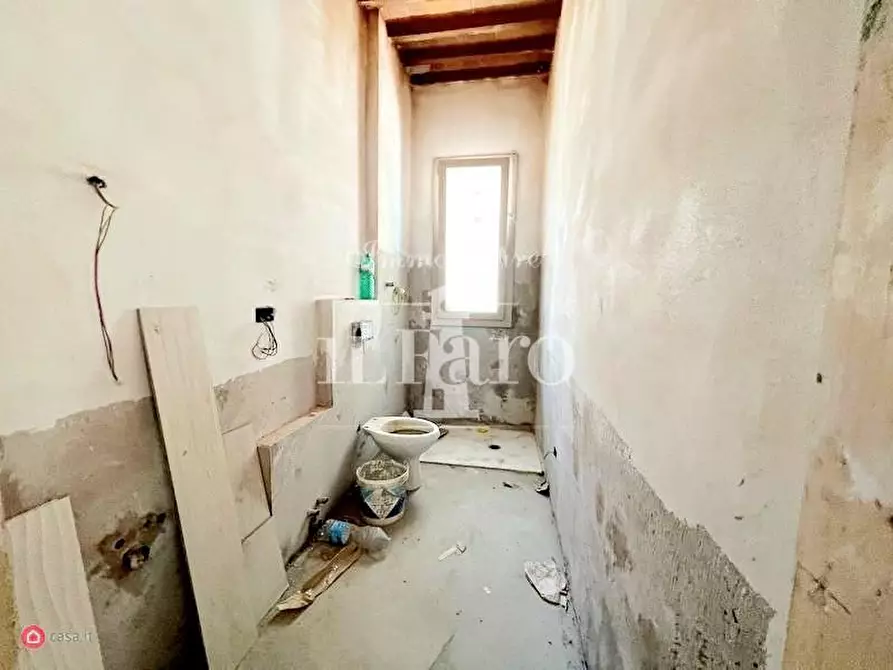 Immagine 13 di Appartamento in vendita  a Campi Bisenzio