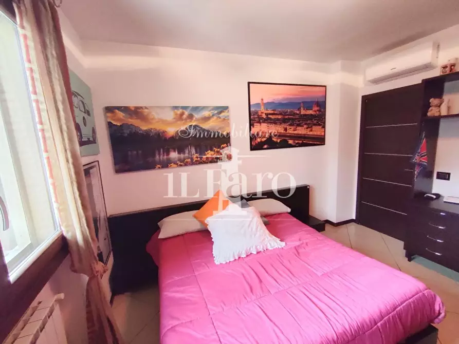 Immagine 10 di Appartamento in vendita  a Carmignano