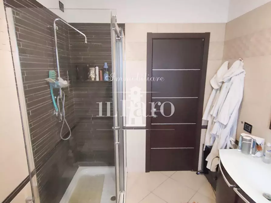 Immagine 15 di Appartamento in vendita  a Carmignano