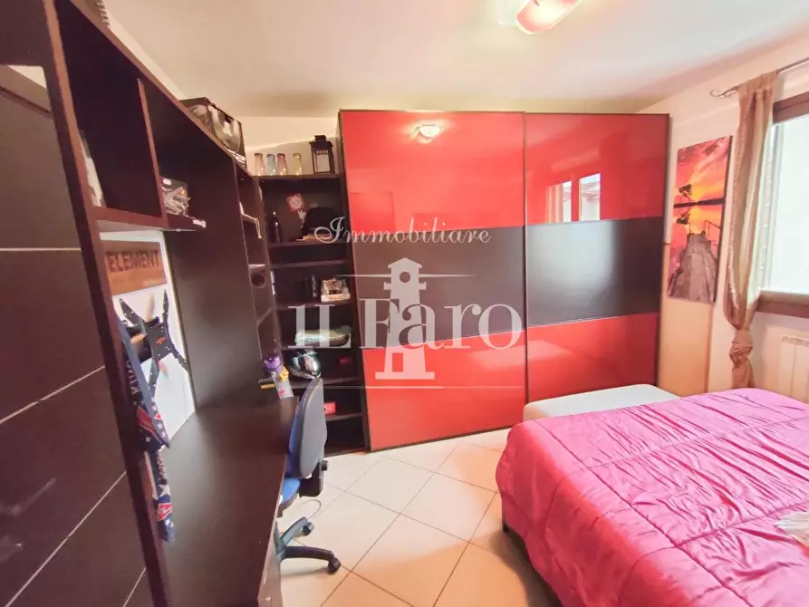 Immagine 11 di Appartamento in vendita  a Carmignano