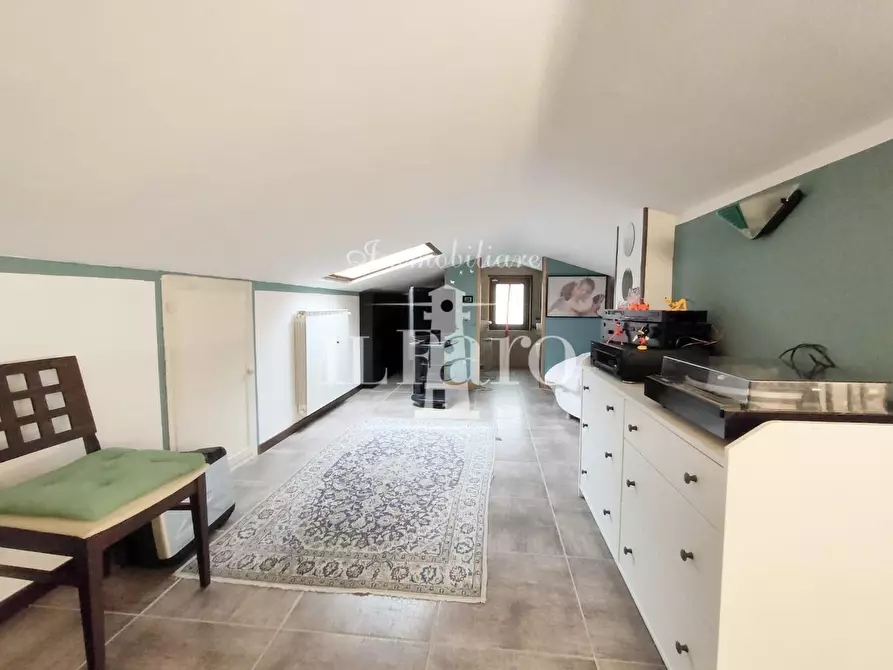 Immagine 17 di Appartamento in vendita  a Carmignano