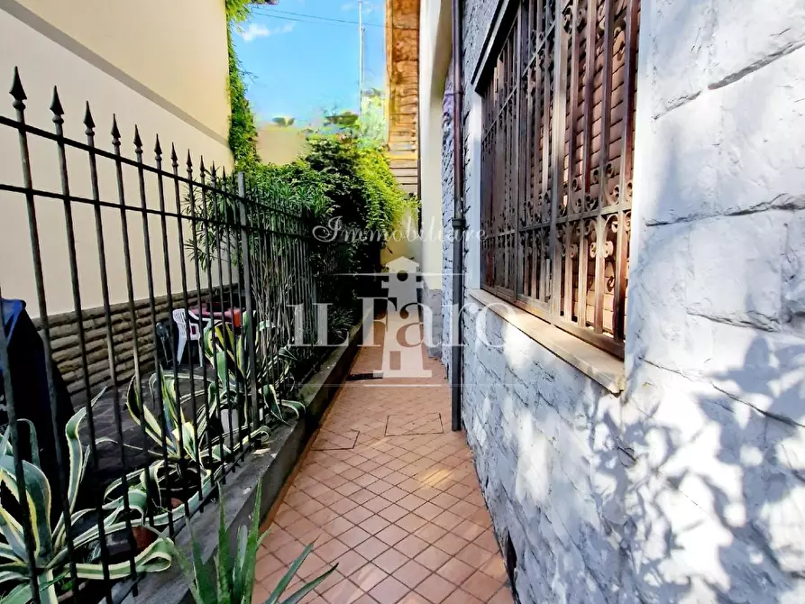 Immagine 4 di Casa indipendente in vendita  a Firenze