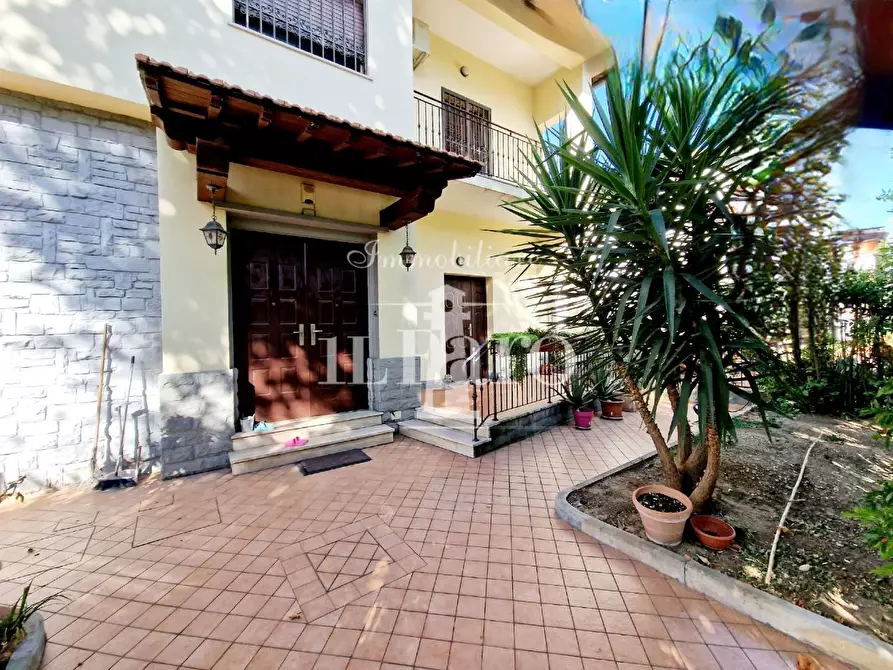 Immagine 2 di Casa indipendente in vendita  a Firenze