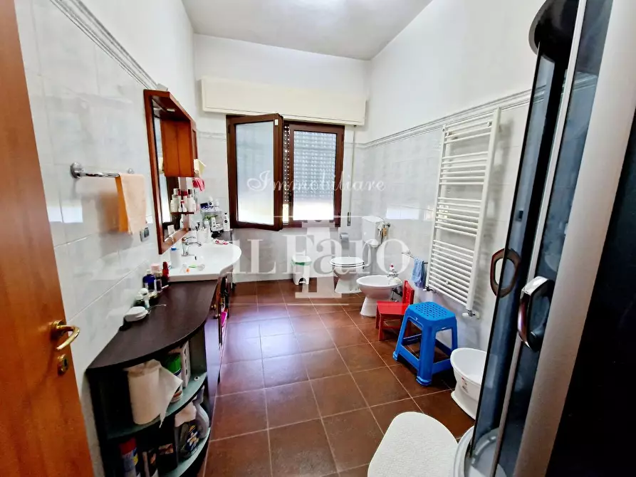 Immagine 30 di Casa indipendente in vendita  a Firenze