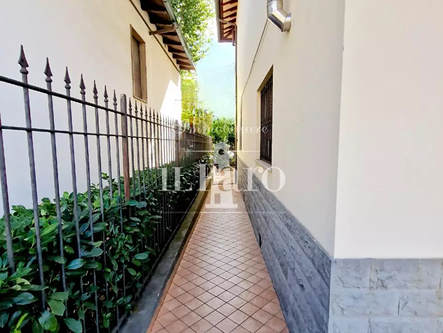 Immagine 36 di Casa indipendente in vendita  a Firenze