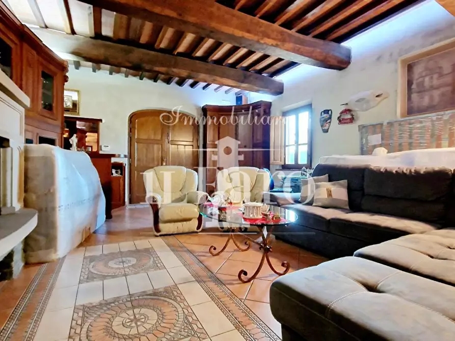 Immagine 39 di Porzione di casa in vendita  a Campi Bisenzio