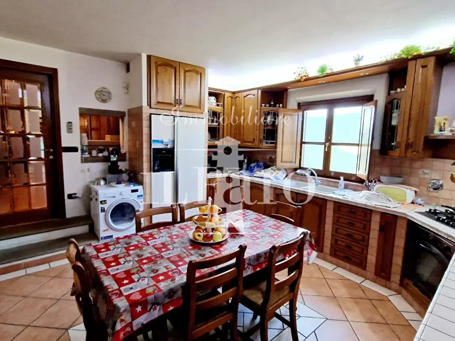 Immagine 19 di Porzione di casa in vendita  a Campi Bisenzio