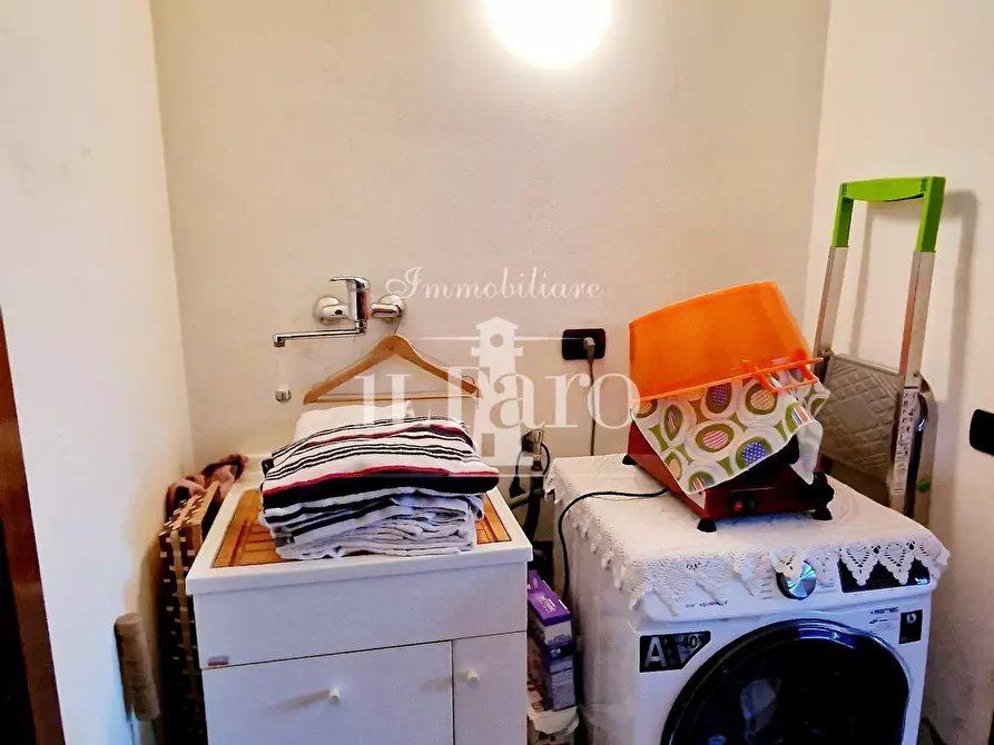 Immagine 29 di Porzione di casa in vendita  a Campi Bisenzio