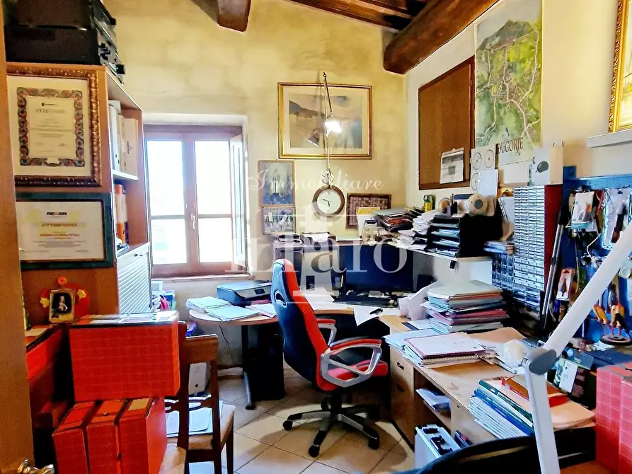 Immagine 47 di Porzione di casa in vendita  a Campi Bisenzio