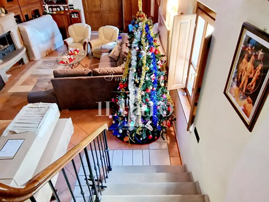 Immagine 40 di Porzione di casa in vendita  a Campi Bisenzio