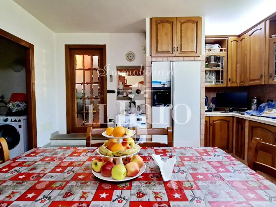 Immagine 20 di Porzione di casa in vendita  a Campi Bisenzio