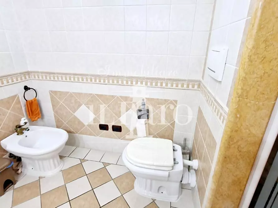 Immagine 25 di Porzione di casa in vendita  a Campi Bisenzio