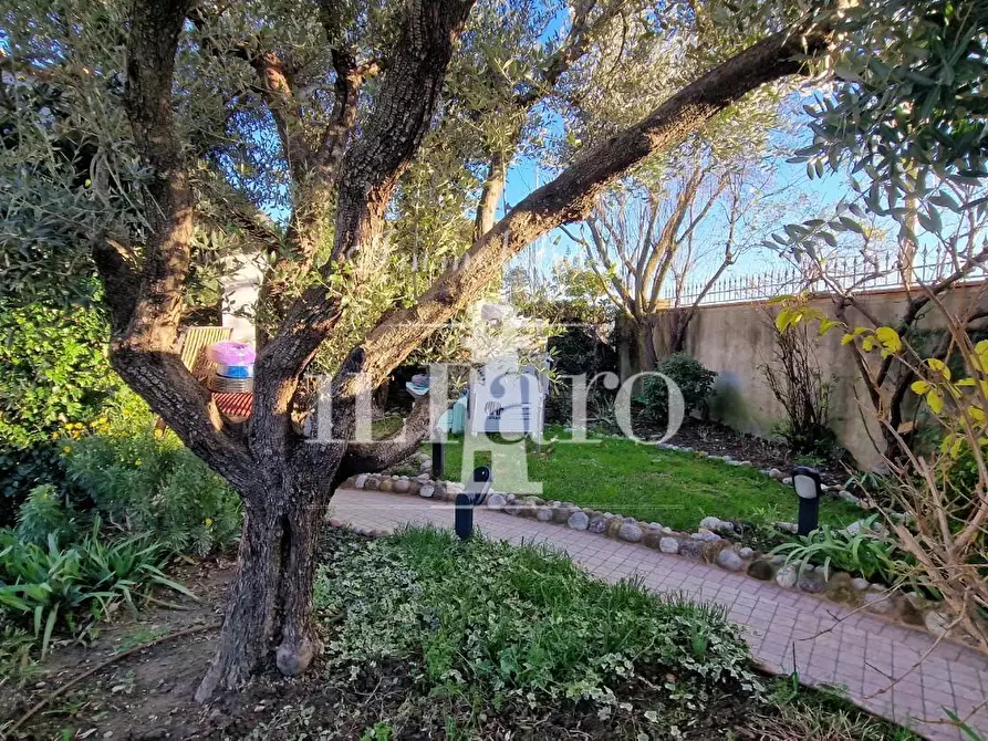 Immagine 7 di Porzione di casa in vendita  a Campi Bisenzio