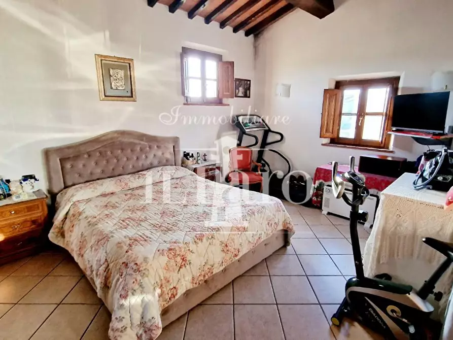 Immagine 52 di Porzione di casa in vendita  a Campi Bisenzio