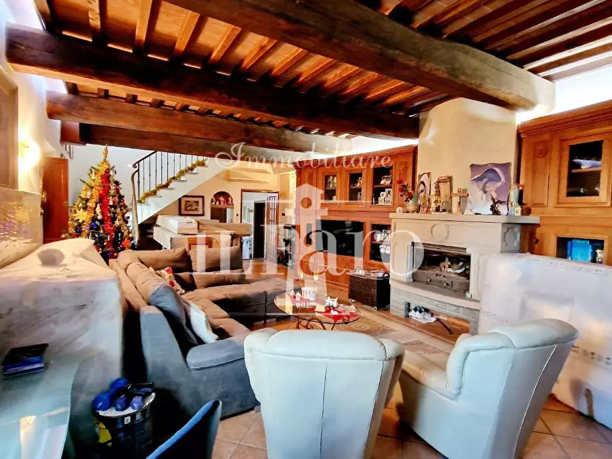 Immagine 36 di Porzione di casa in vendita  a Campi Bisenzio