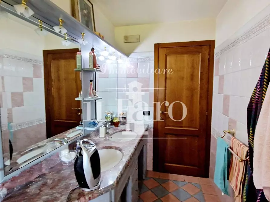 Immagine 51 di Porzione di casa in vendita  a Campi Bisenzio