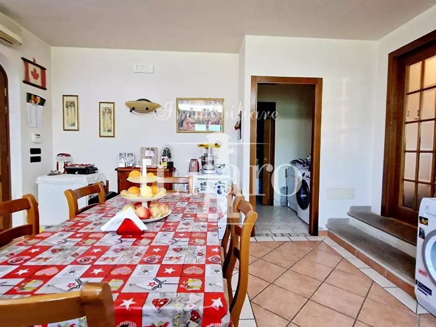 Immagine 23 di Porzione di casa in vendita  a Campi Bisenzio