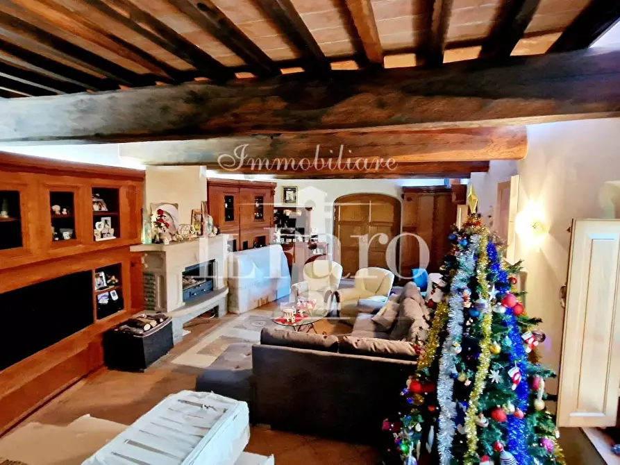 Immagine 38 di Porzione di casa in vendita  a Campi Bisenzio