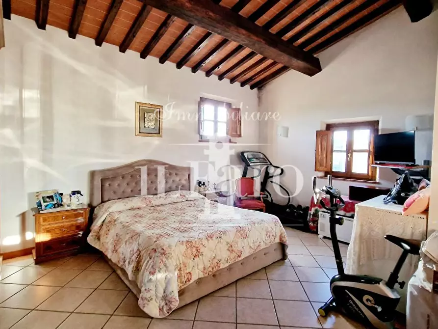 Immagine 57 di Porzione di casa in vendita  a Campi Bisenzio