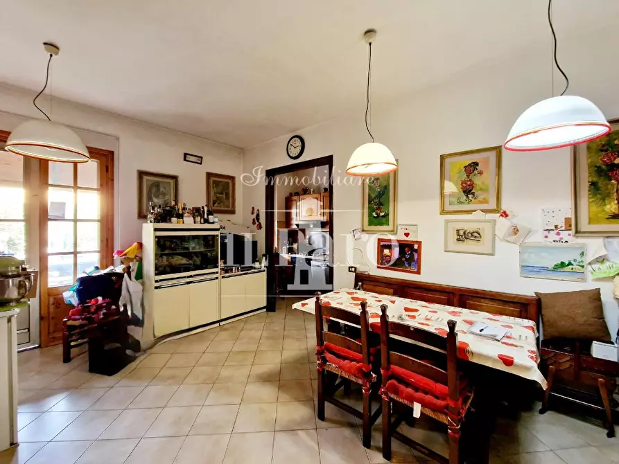 Immagine 21 di Villetta a schiera in vendita  a Campi Bisenzio