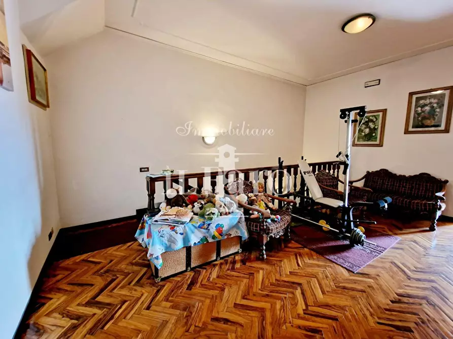 Immagine 37 di Villetta a schiera in vendita  a Campi Bisenzio