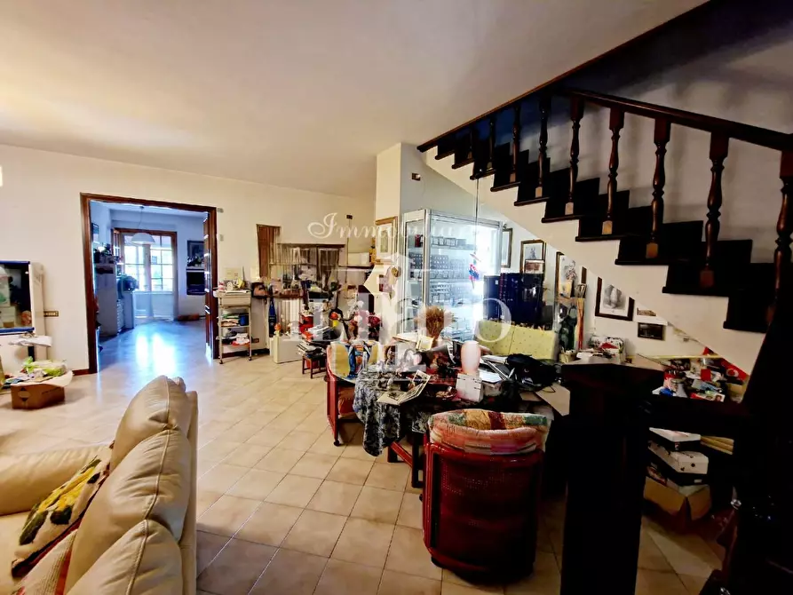 Immagine 11 di Villetta a schiera in vendita  a Campi Bisenzio