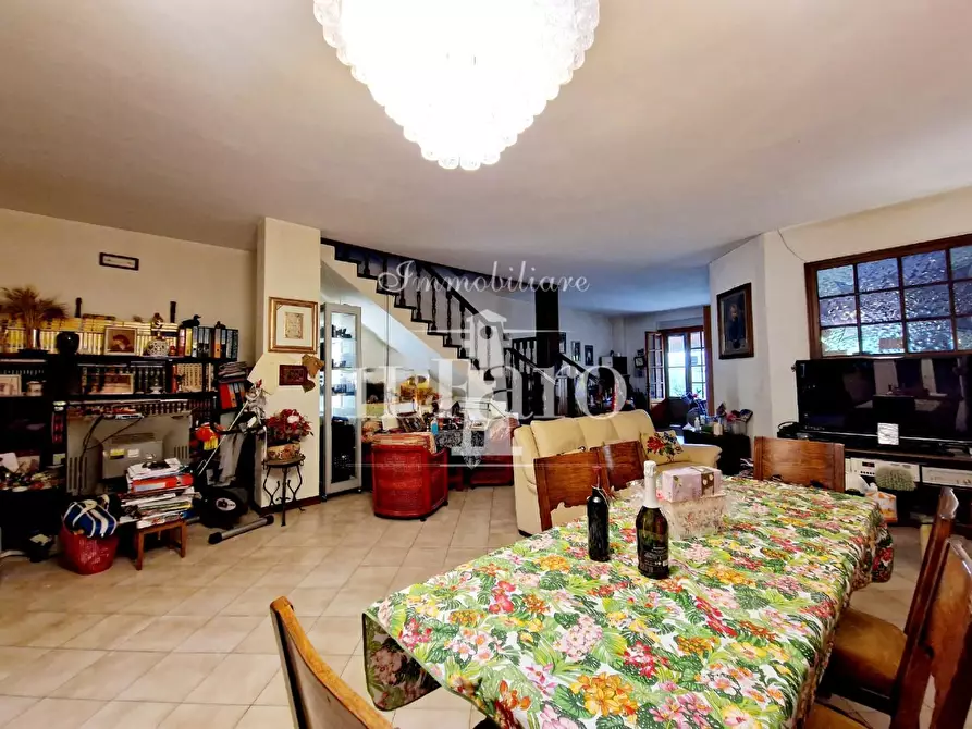 Immagine 15 di Villetta a schiera in vendita  a Campi Bisenzio