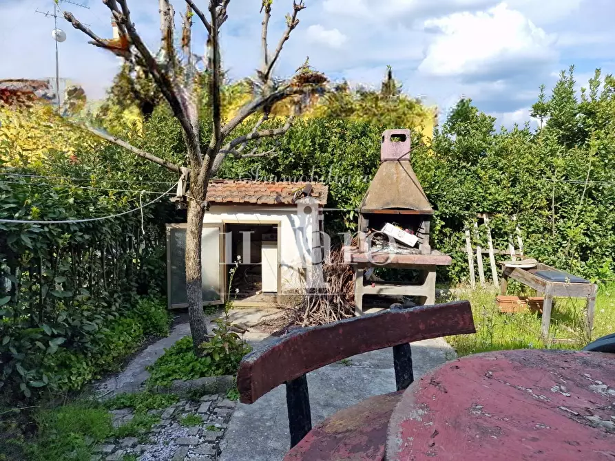 Immagine 2 di Villetta a schiera in vendita  a Campi Bisenzio