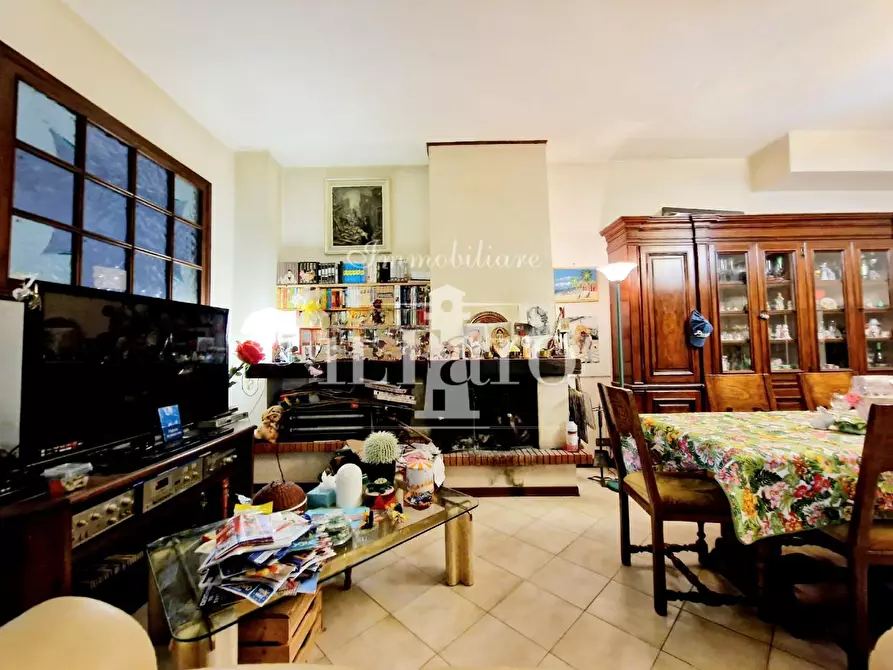 Immagine 13 di Villetta a schiera in vendita  a Campi Bisenzio