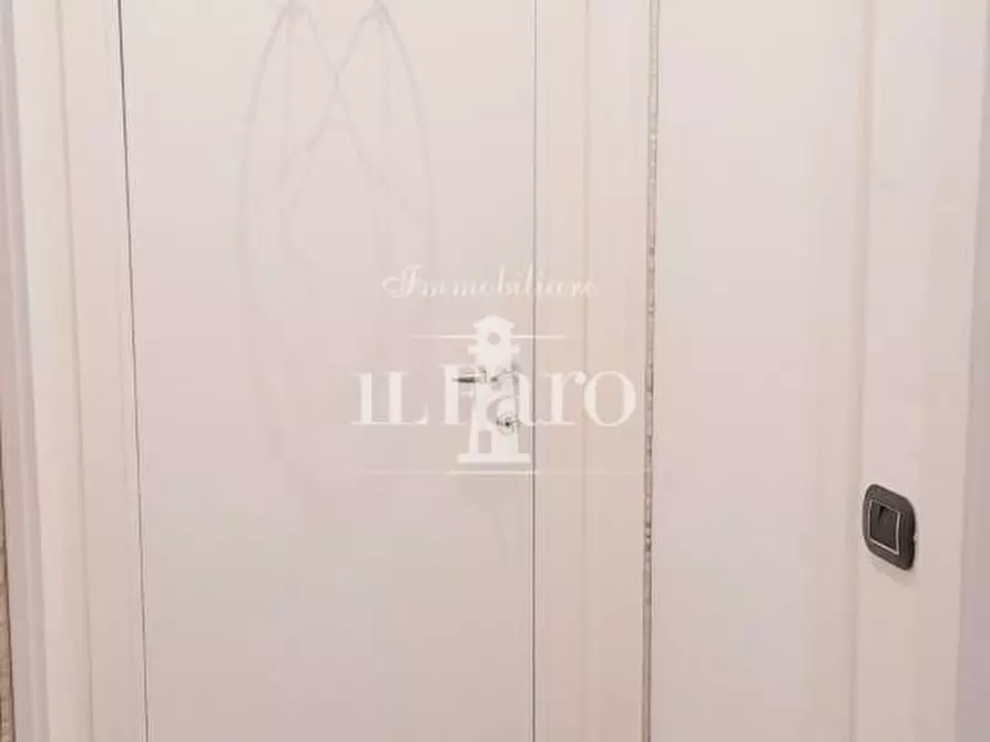 Immagine 17 di Villa in vendita  a Campi Bisenzio