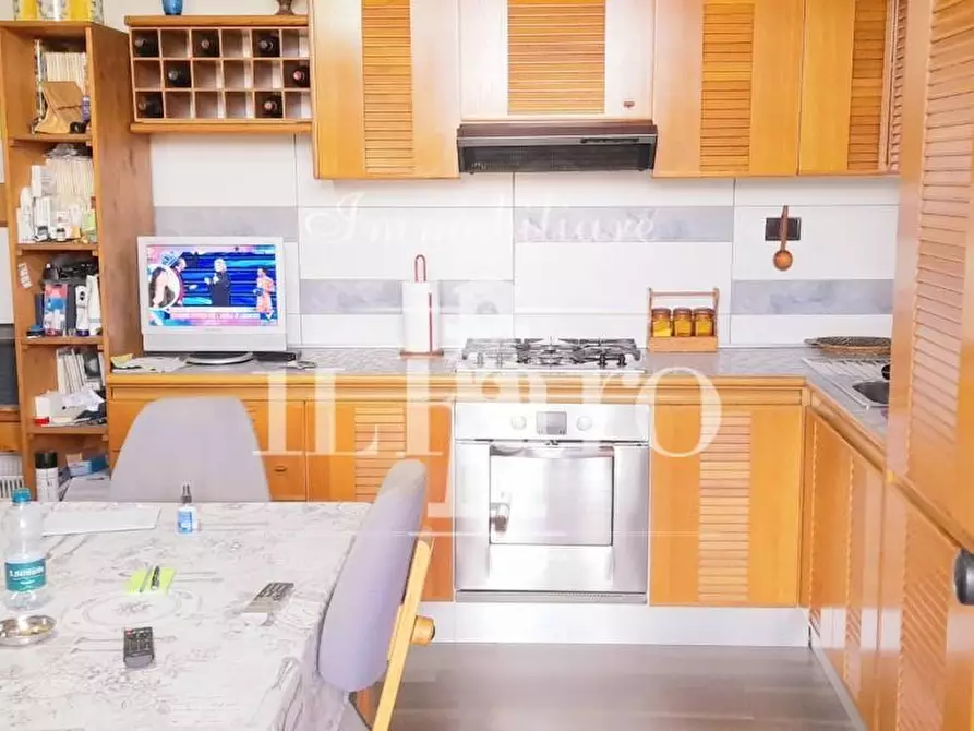 Immagine 45 di Villa in vendita  a Campi Bisenzio