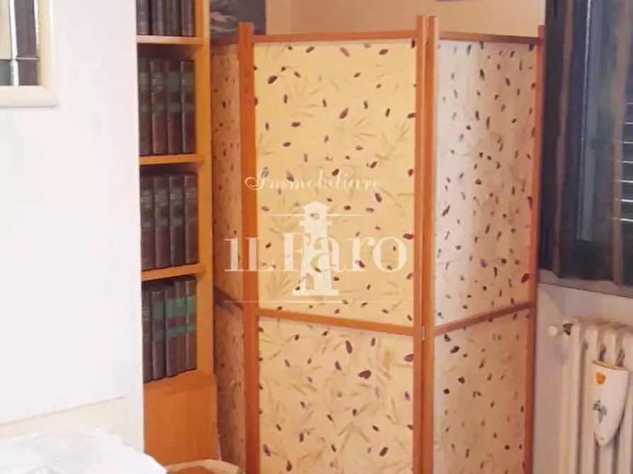 Immagine 28 di Villa in vendita  a Campi Bisenzio