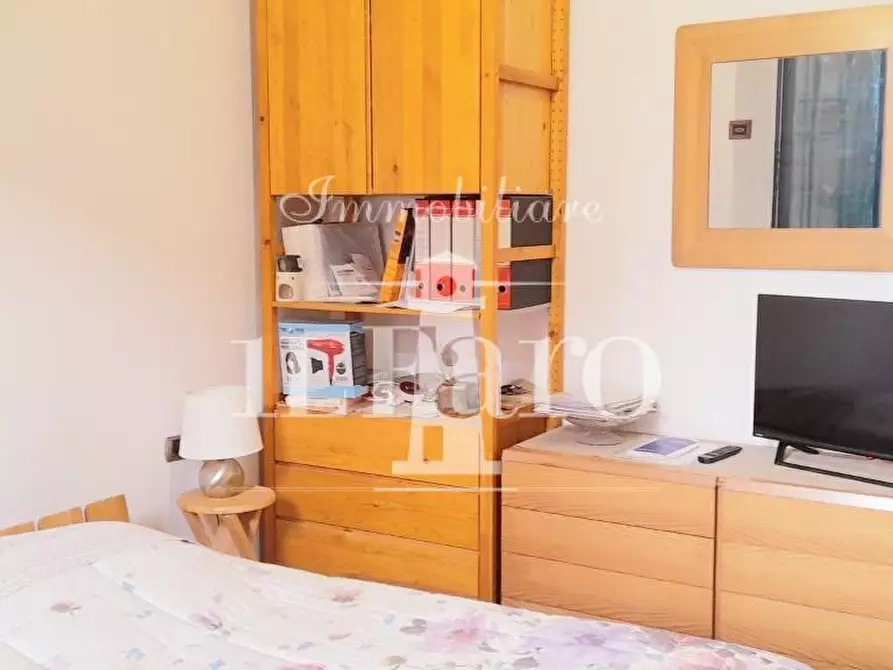 Immagine 38 di Villa in vendita  a Campi Bisenzio