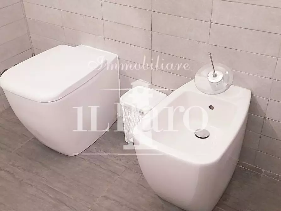 Immagine 16 di Villa in vendita  a Campi Bisenzio