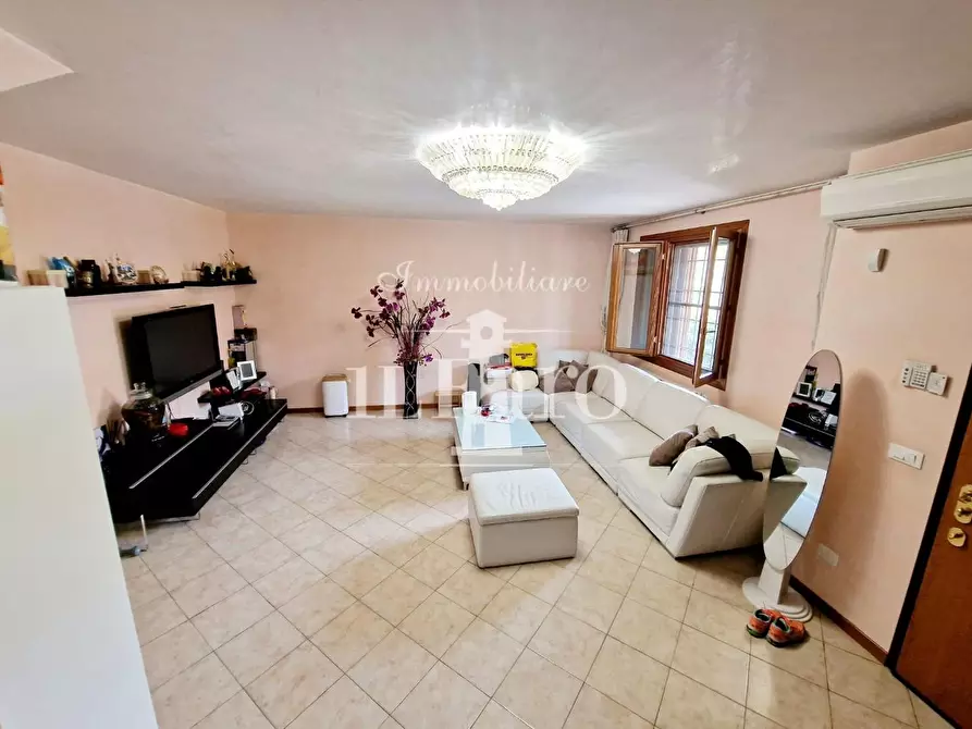 Immagine 19 di Villetta a schiera in vendita  a Poggio A Caiano