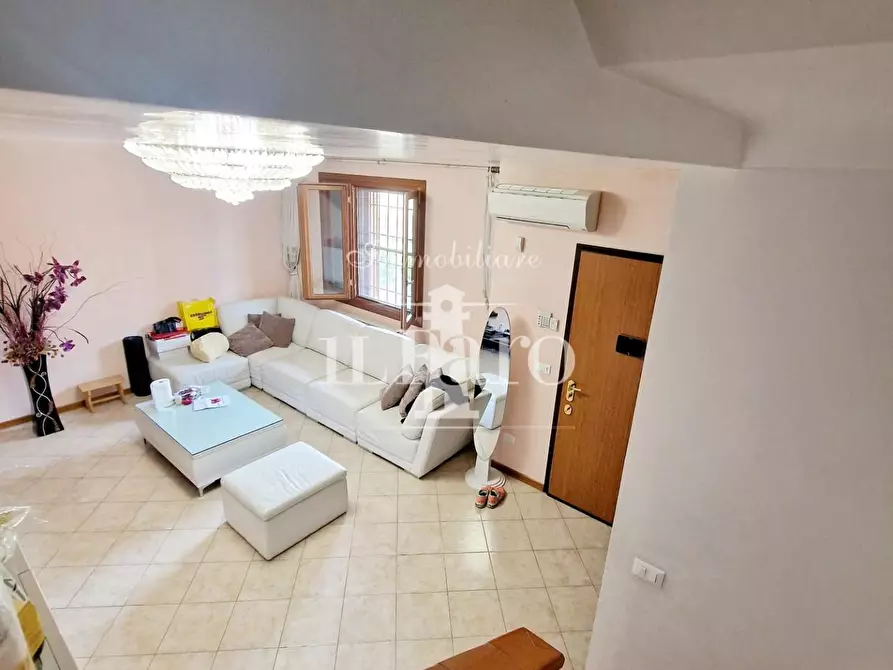 Immagine 15 di Villetta a schiera in vendita  a Poggio A Caiano