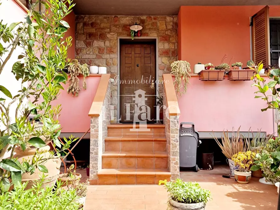 Immagine 1 di Villetta a schiera in vendita  a Poggio A Caiano