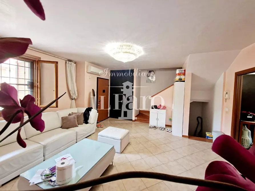 Immagine 20 di Villetta a schiera in vendita  a Poggio A Caiano