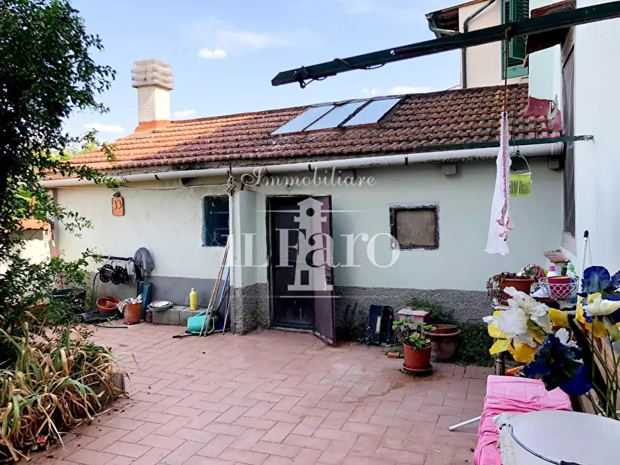 Immagine 8 di Terratetto in vendita  a Campi Bisenzio