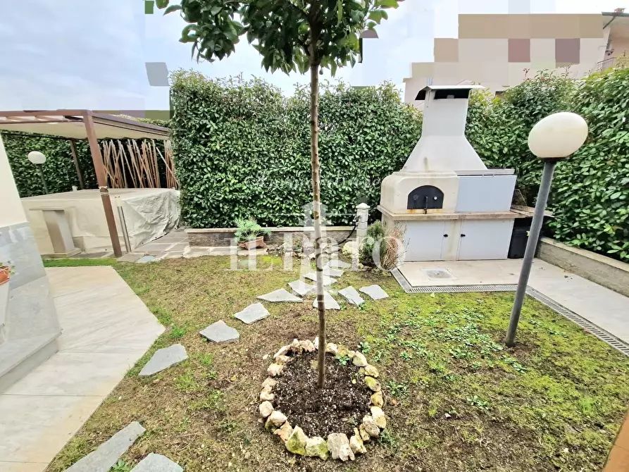 Immagine 44 di Terratetto in vendita  a Signa