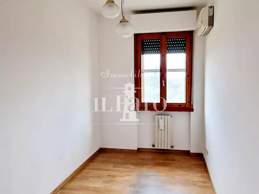 Immagine 21 di Villetta a schiera in vendita  a Campi Bisenzio