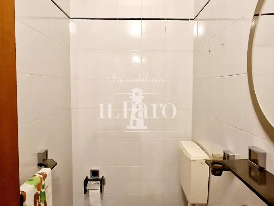 Immagine 31 di Villetta a schiera in vendita  a Campi Bisenzio