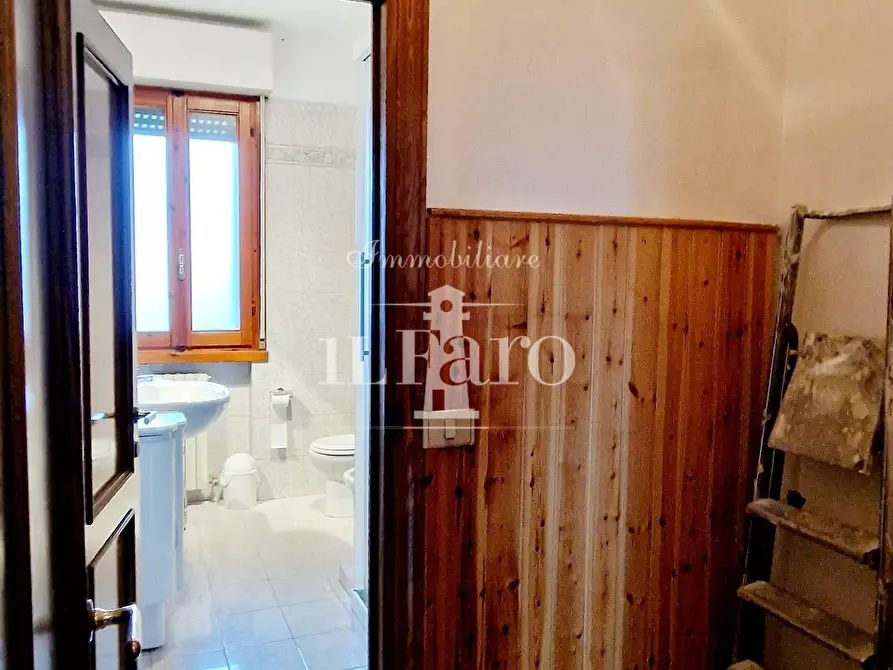 Immagine 25 di Villetta a schiera in vendita  a Campi Bisenzio