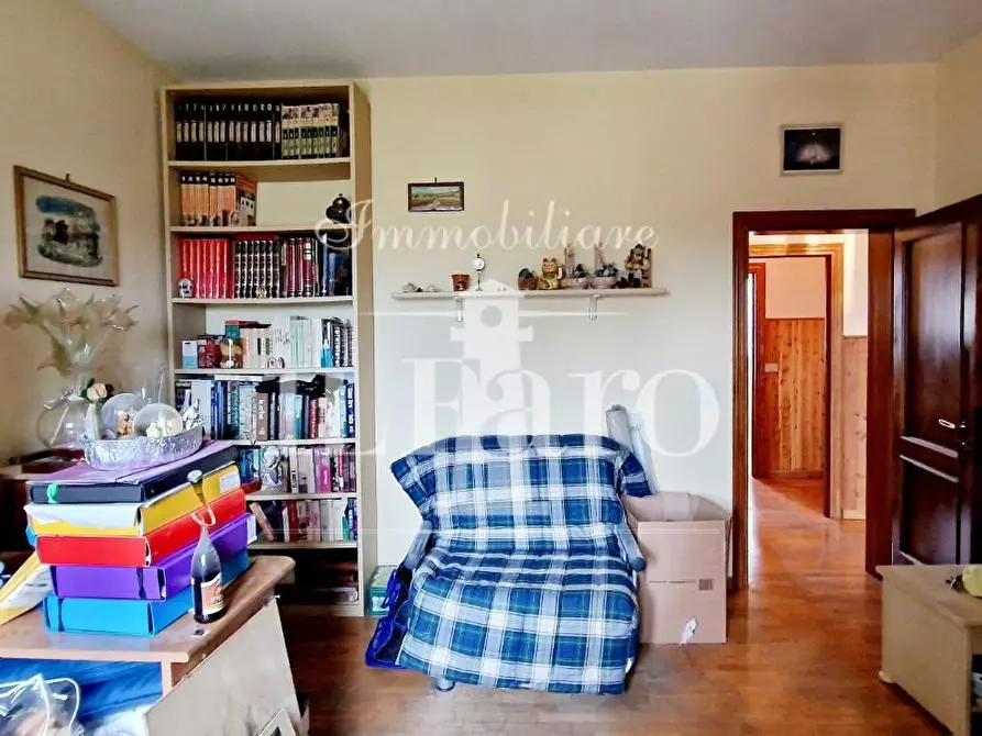 Immagine 18 di Villetta a schiera in vendita  a Campi Bisenzio