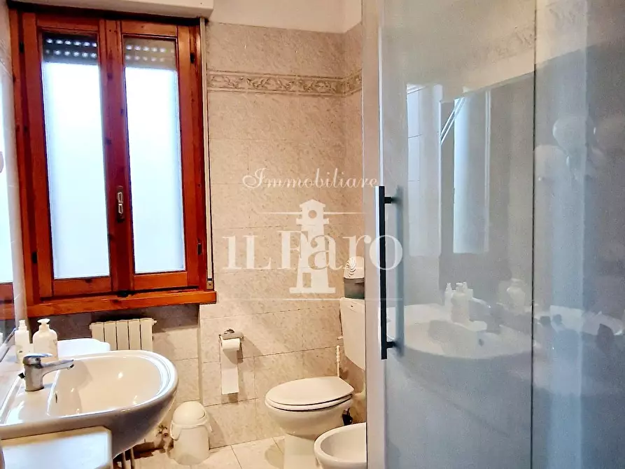 Immagine 29 di Villetta a schiera in vendita  a Campi Bisenzio