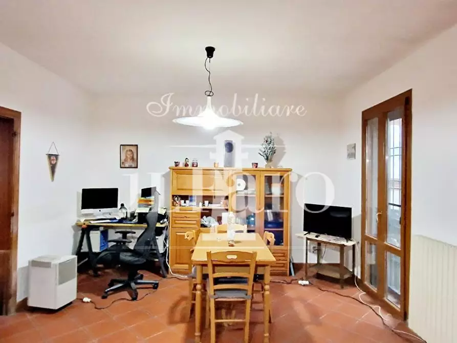 Immagine 12 di Villetta a schiera in vendita  a Campi Bisenzio