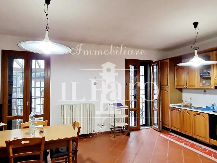 Immagine 14 di Villetta a schiera in vendita  a Campi Bisenzio