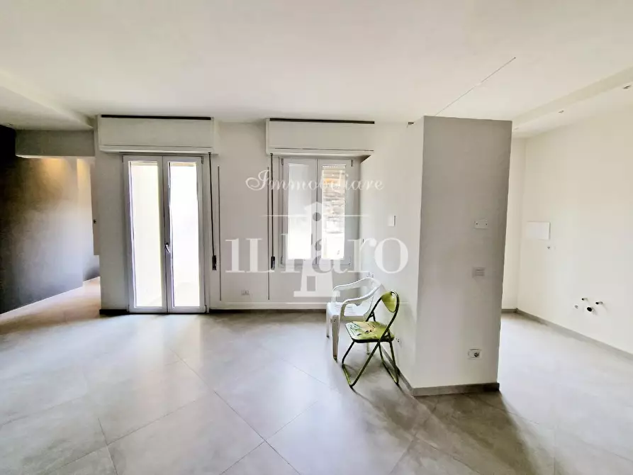 Immagine 14 di Appartamento in vendita  a Campi Bisenzio