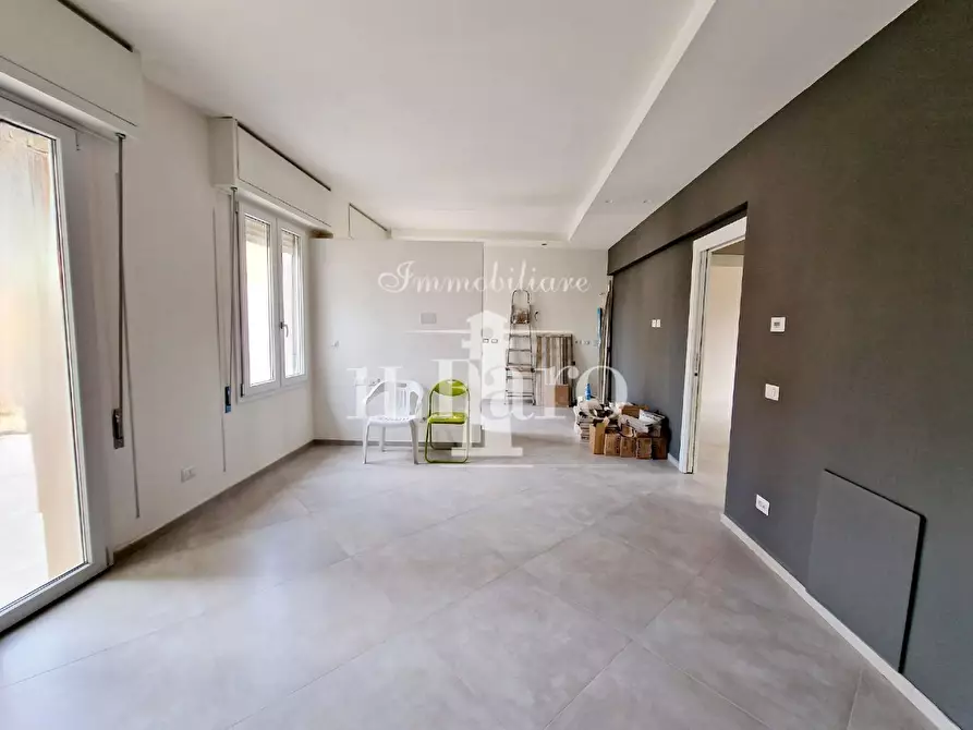 Immagine 10 di Appartamento in vendita  a Campi Bisenzio