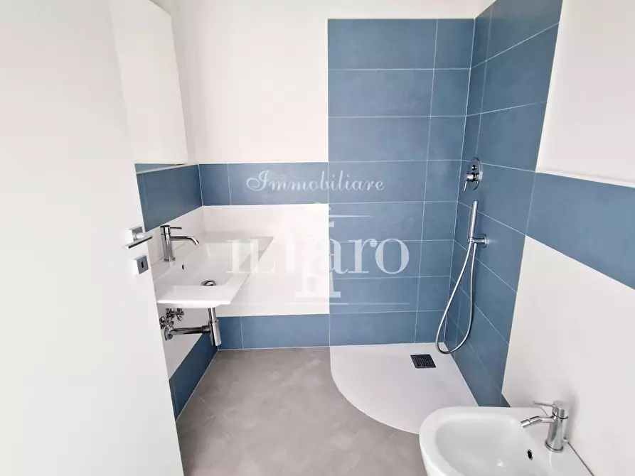 Immagine 16 di Appartamento in vendita  a Campi Bisenzio